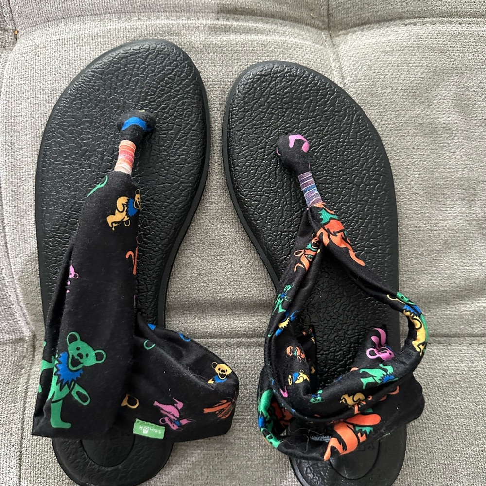 Never worn Grateful Dead Sanuk Yoga Sandals
